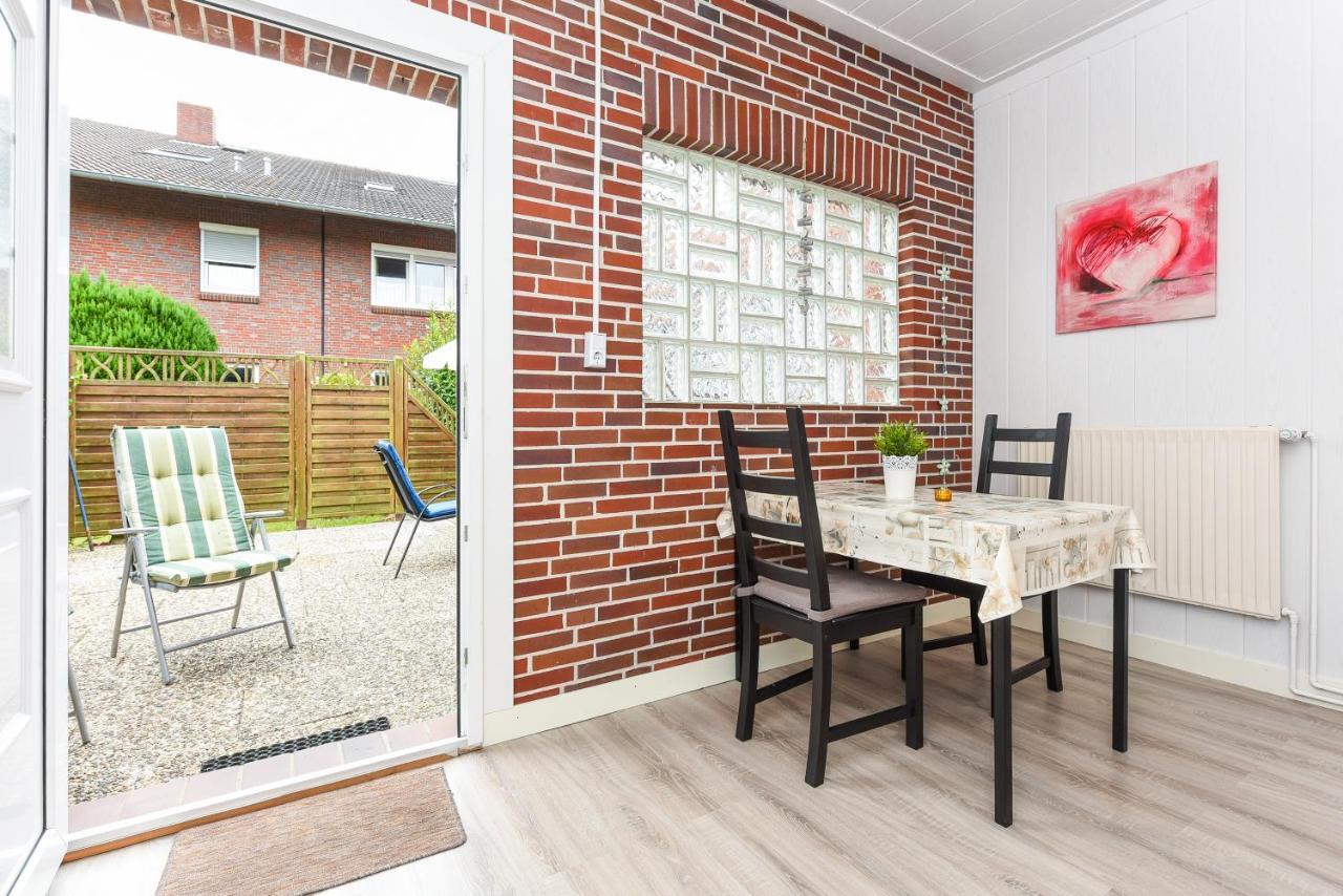 Ferienwohnungen Im Haus Waterkant Neuharlingersiel Extérieur photo