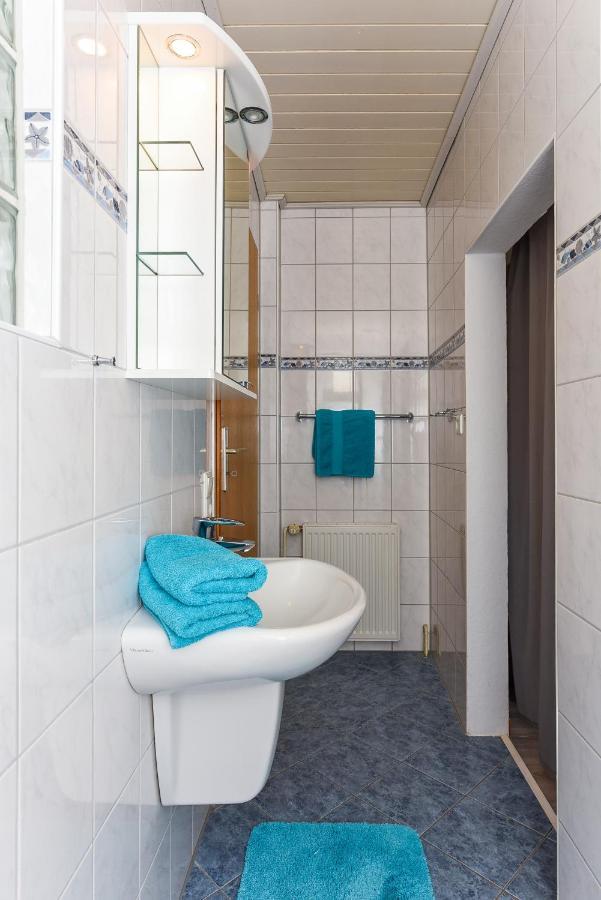 Ferienwohnungen Im Haus Waterkant Neuharlingersiel Extérieur photo