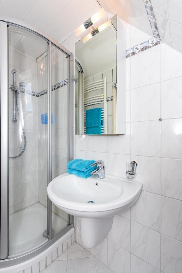 Ferienwohnungen Im Haus Waterkant Neuharlingersiel Extérieur photo